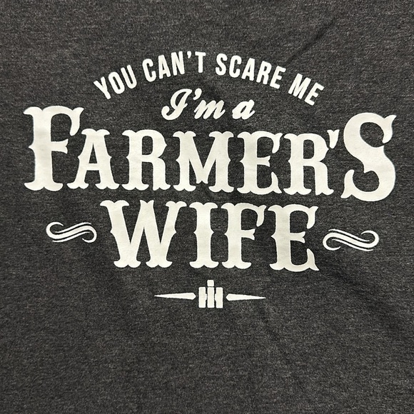 Women’s Gray Short Sleeve Shirt Size Medium - Picture 2 of 4